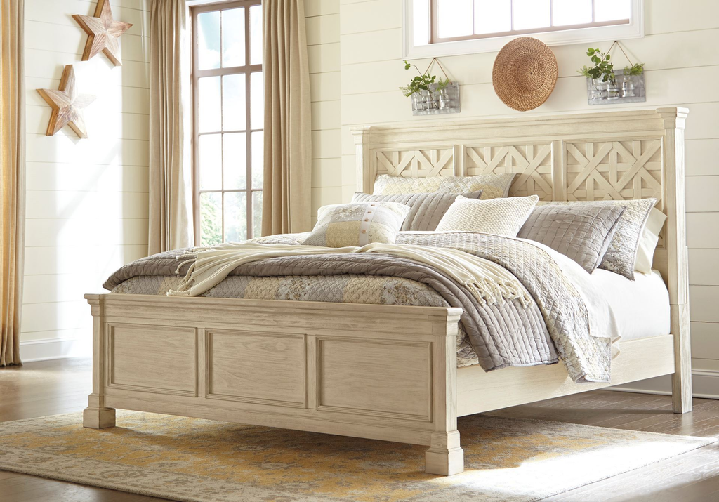 BOLANBURG QUEEN PANEL BED